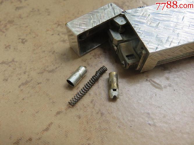 登喜路花纹打火机配件